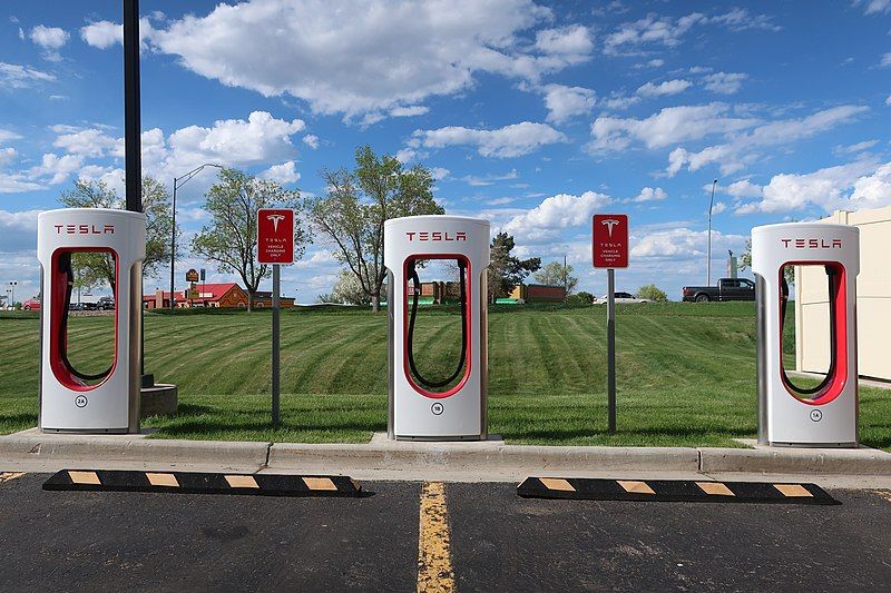 Tesla Charger.jpg_1673989167